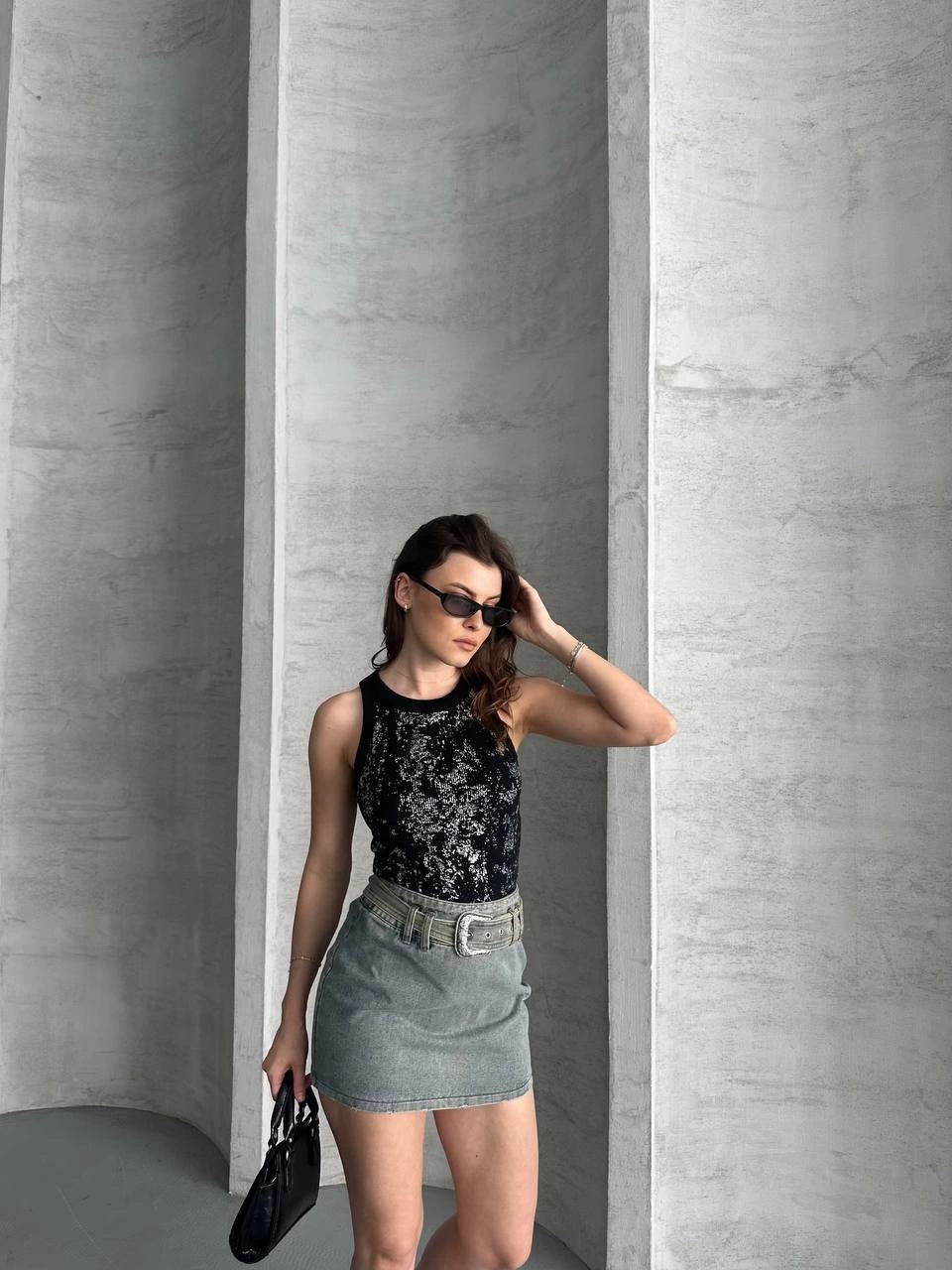 Metalik Işıltılı Siyah Bluz