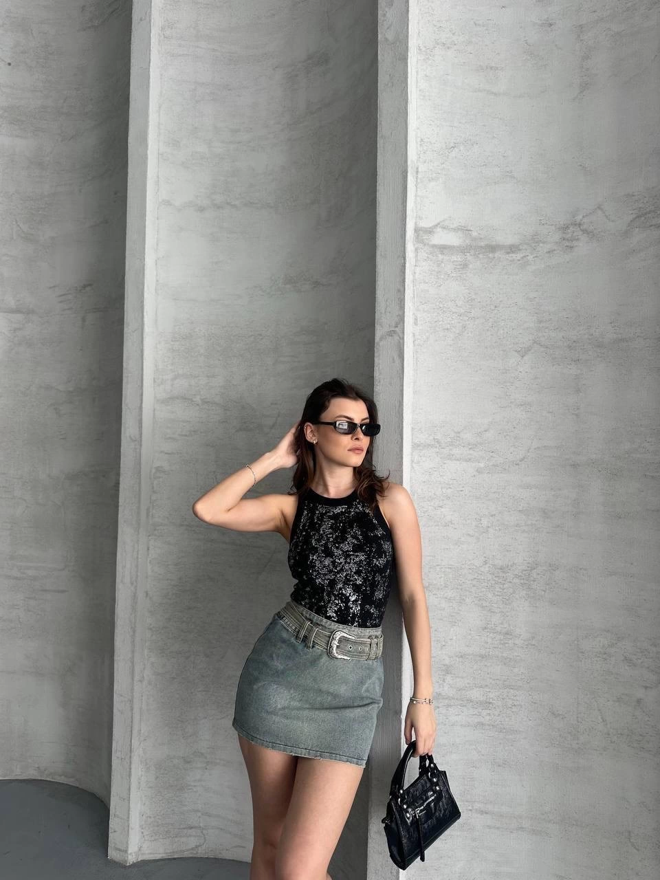 Metalik Işıltılı Siyah Bluz