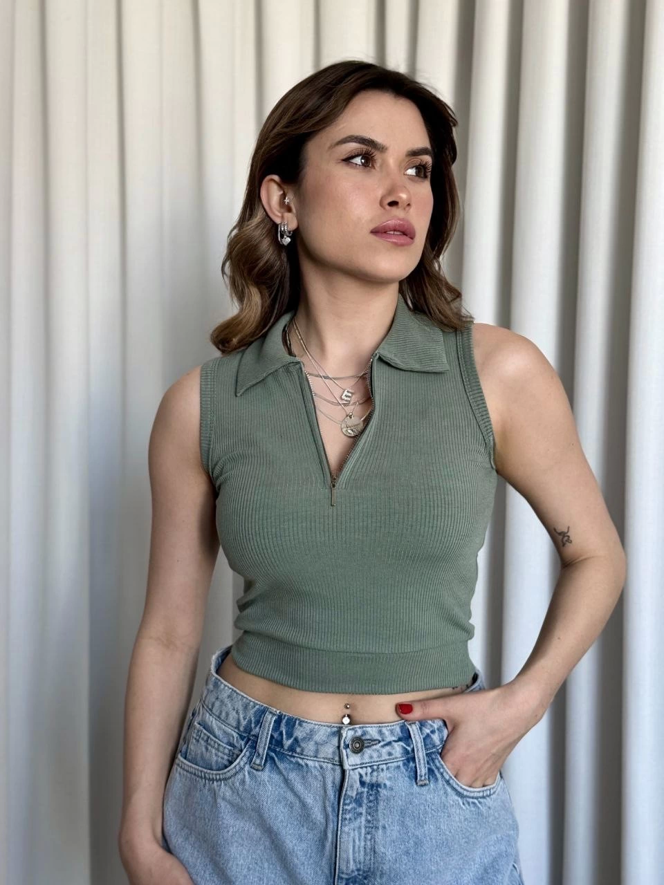 Yarım Fermuarlı Fit Crop